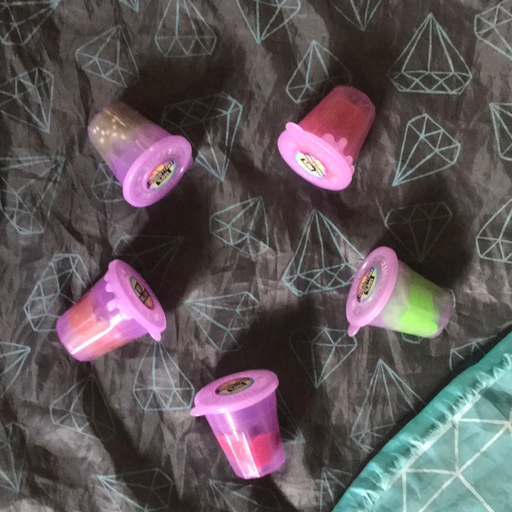 5 scented slime Bottles included MULTIPLE COLORS🌈